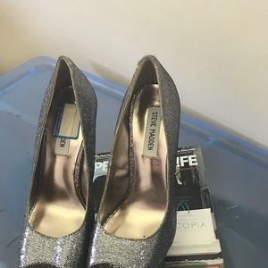 Silver sequined glam shoe